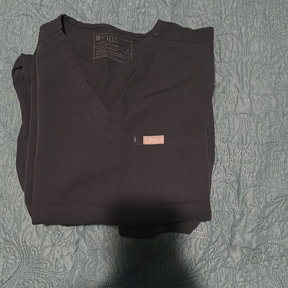 Figs scrub. Pants and top
